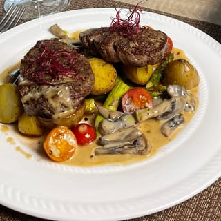 Beef Tenderloin with Asparagus and baby potato